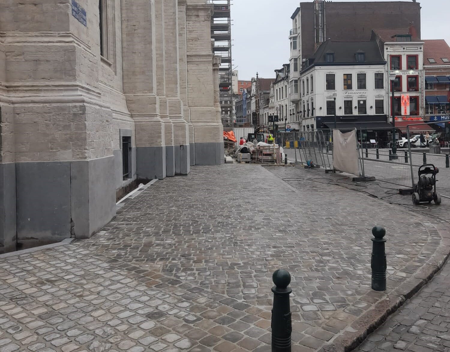 Bestrating in oude platines